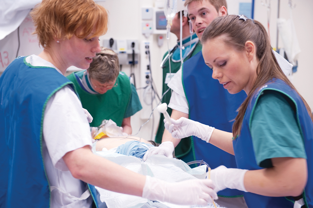 Simman essenial main picture